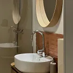 Strome Zbocze Na Turystycznej Apartment