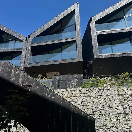 Strome Zbocze Na Turystycznej * 슈차이르크