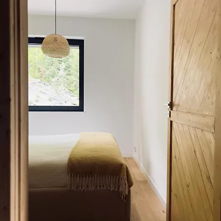 Strome Zbocze Na Turystycznej Apartment