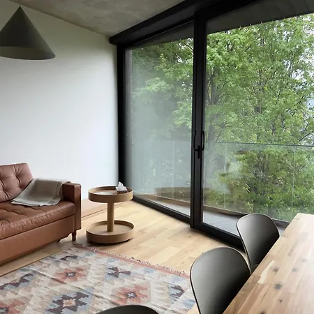 Strome Zbocze Na Turystycznej *