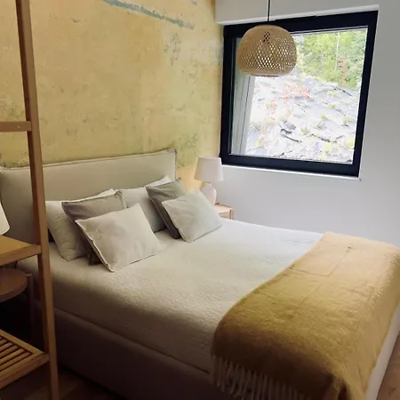 Strome Zbocze Na Turystycznej