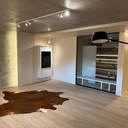 Strome Zbocze Na Turystycznej Apartment *