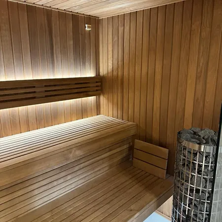 Strome Zbocze Na Turystycznej * Szczyrk