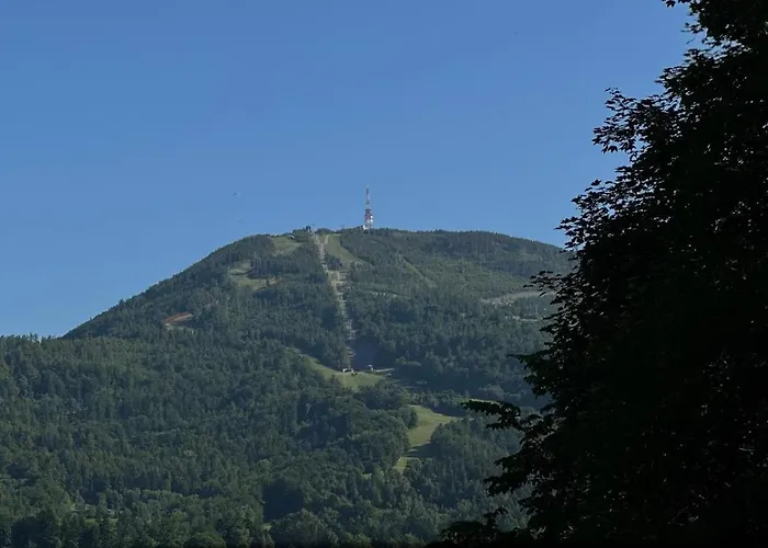 Strome Zbocze Na Turystycznej