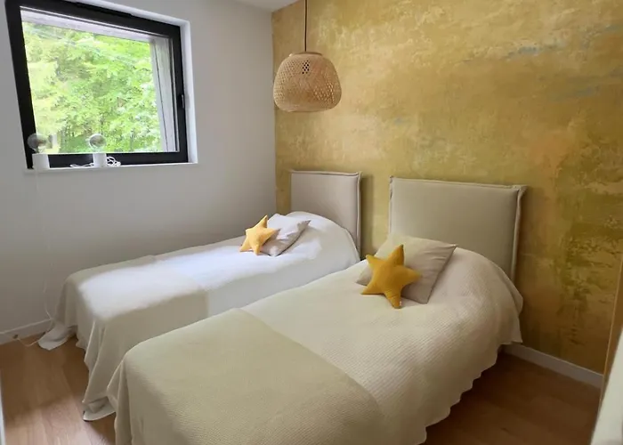 Strome Zbocze Na Turystycznej דירה שצ'צ'ירק