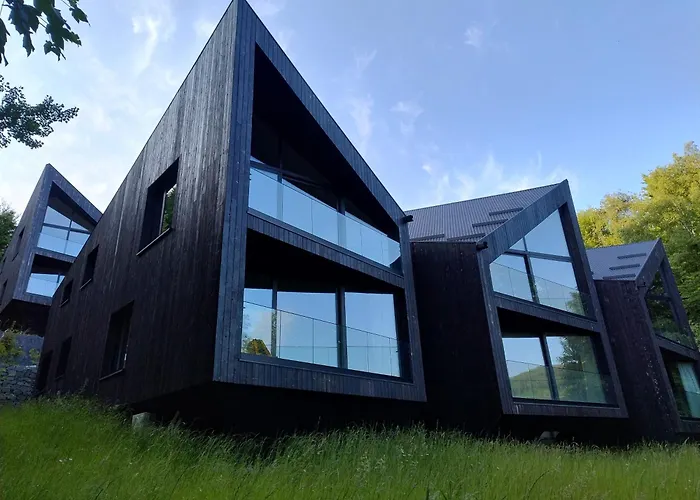 Strome Zbocze Na Turystycznej