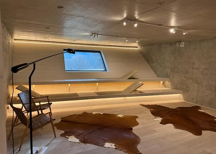 Strome Zbocze Na Turystycznej *